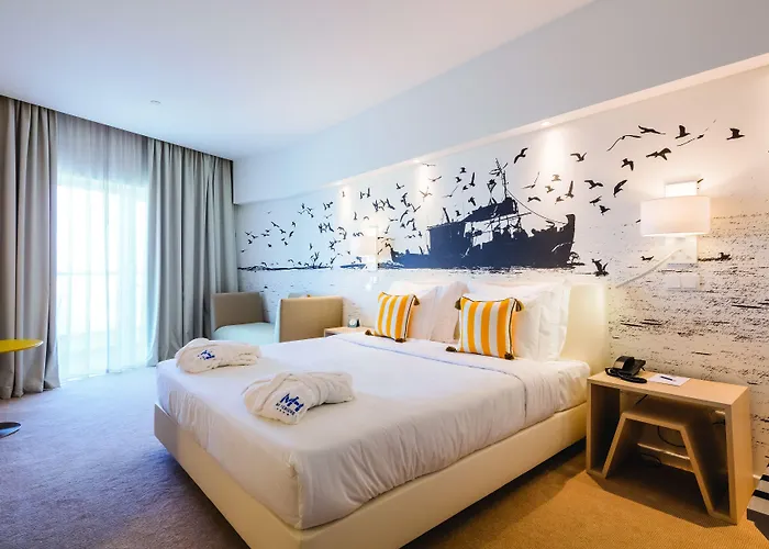 Mh佩尼切酒店 4* 佩尼契