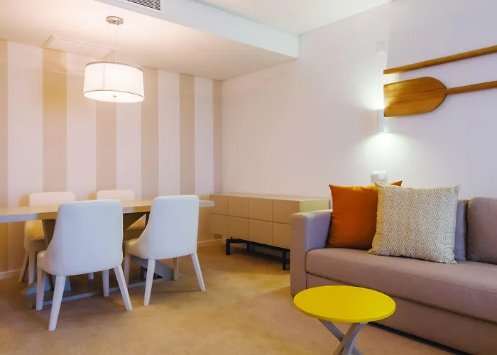 Mh佩尼切酒店 酒店 佩尼契